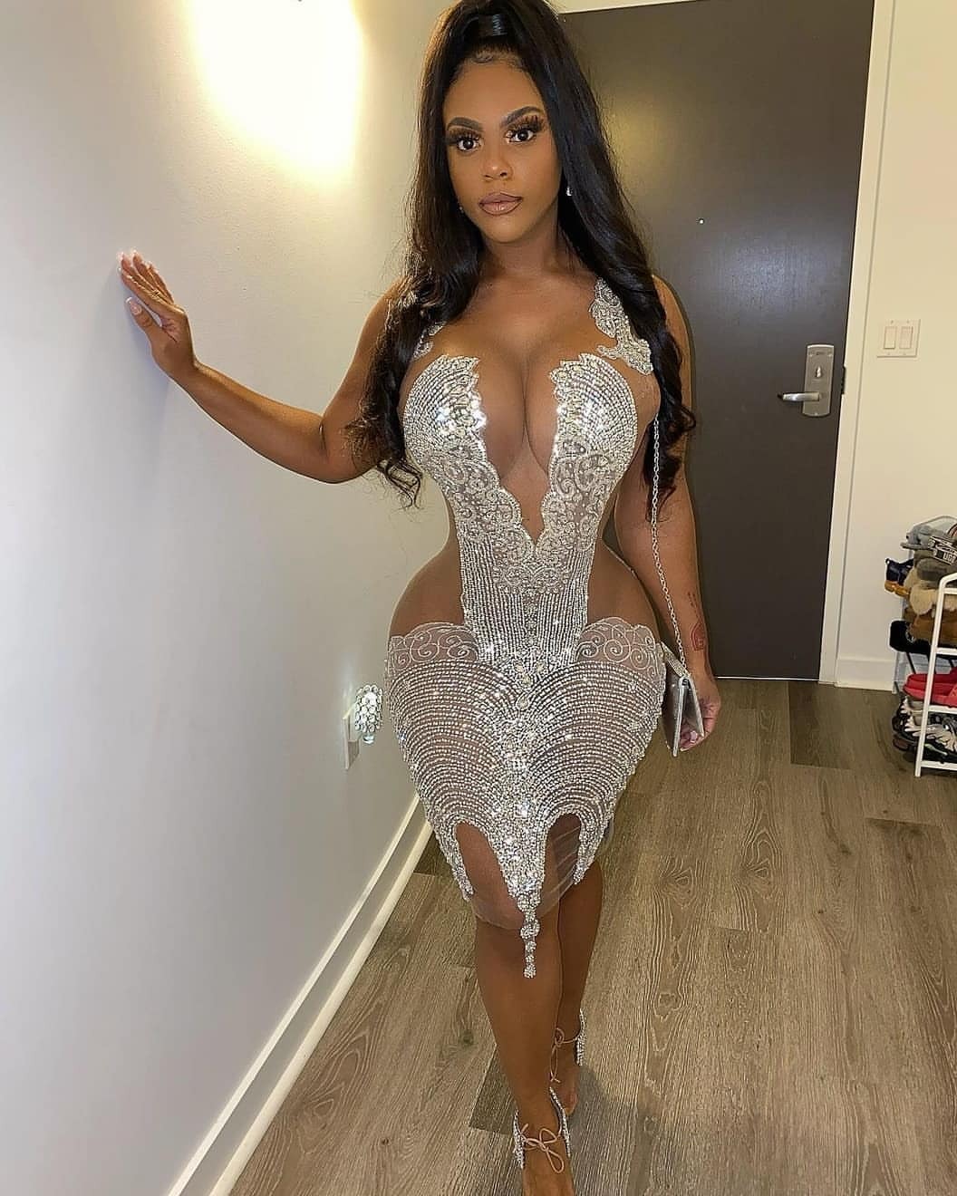 Rencontre coquine à La Ciotat : on papote, on rigole, et si l’alchimie claque… on passe à l’action rencontre-Black-La Ciotat